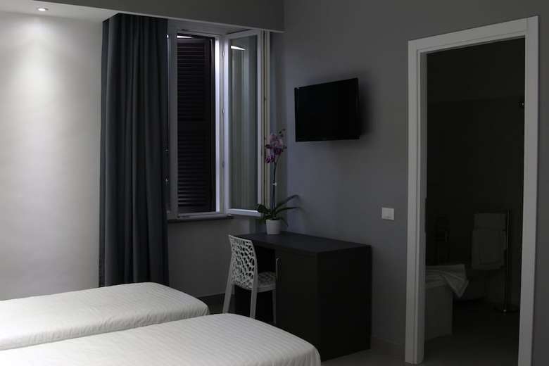 Hostal Om Palace
