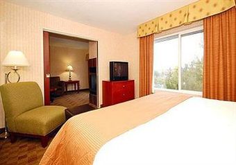 Clarion Hotel Portland Airport