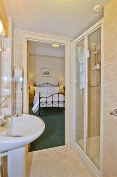 Ashurst Lodge Hotel