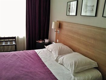 Hotel Kyriad Paris La D�fense