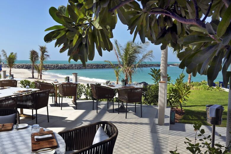 Hotel Zaya Nurai Island Resort