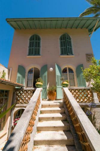 Hotel H�tel De Charme Villa Roseraie