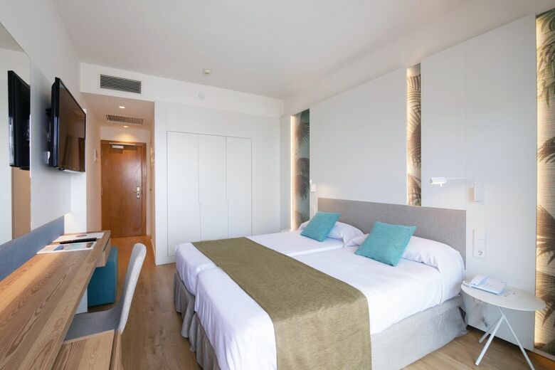Js Yate Hotel