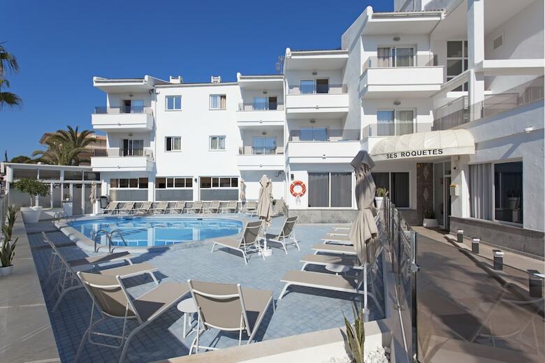 Apartamentos Ses Roquetes (.)