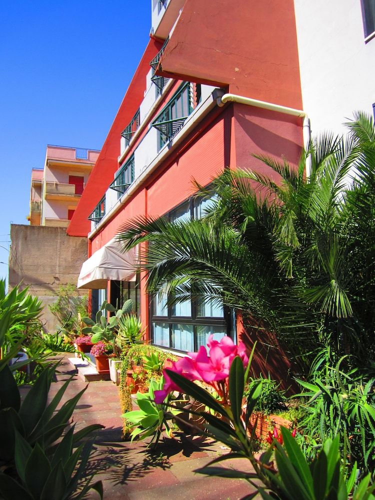 Hotel La Piramide