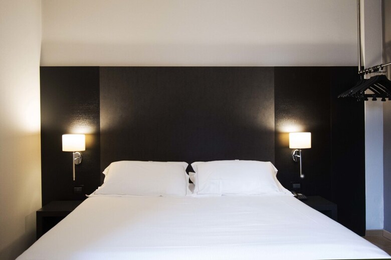 Sweet Hotel