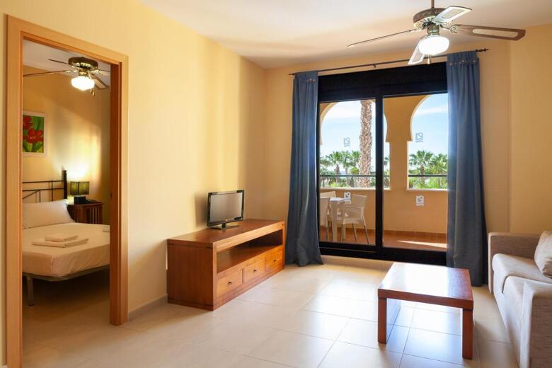 Apartamentos Playamarina