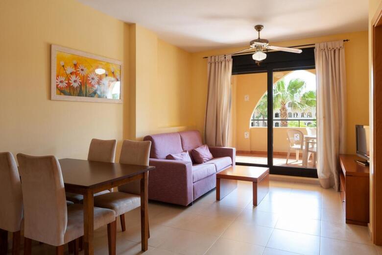 Apartamentos Playamarina