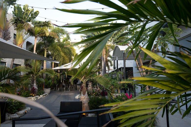 Hotel South Beach Plaza Villas