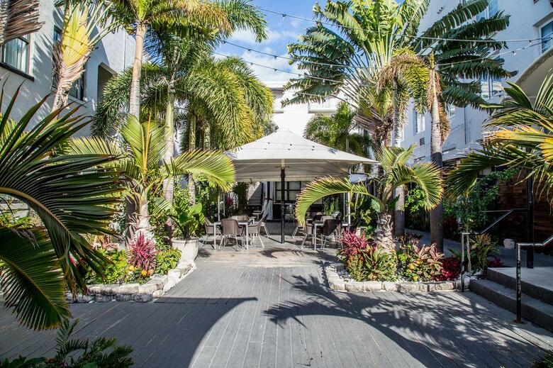 Hotel South Beach Plaza Villas