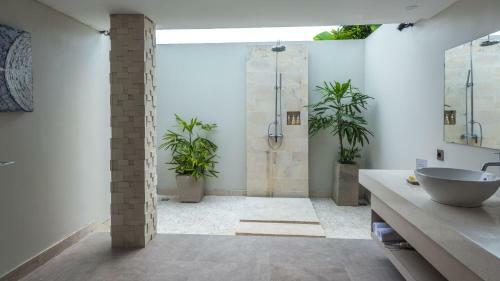 Hotel Living Asia Resort And Spa