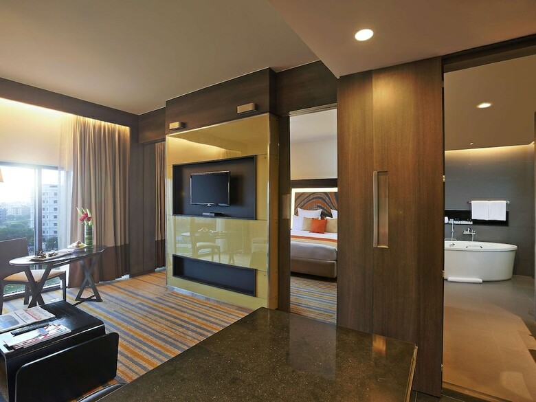 Novotel Kolkata Hotel And Residences