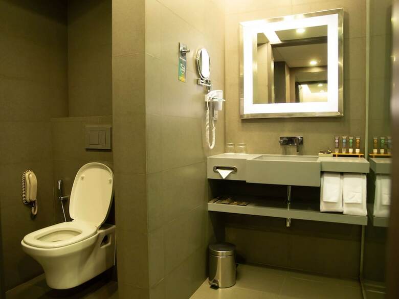 Novotel Kolkata Hotel And Residences