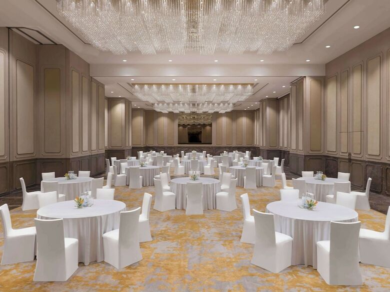Novotel Kolkata Hotel And Residences