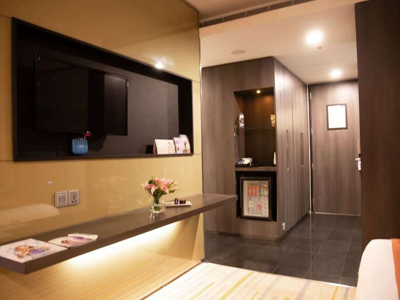 Novotel Kolkata Hotel And Residences