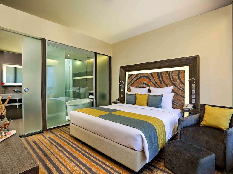 Novotel Kolkata Hotel And Residences