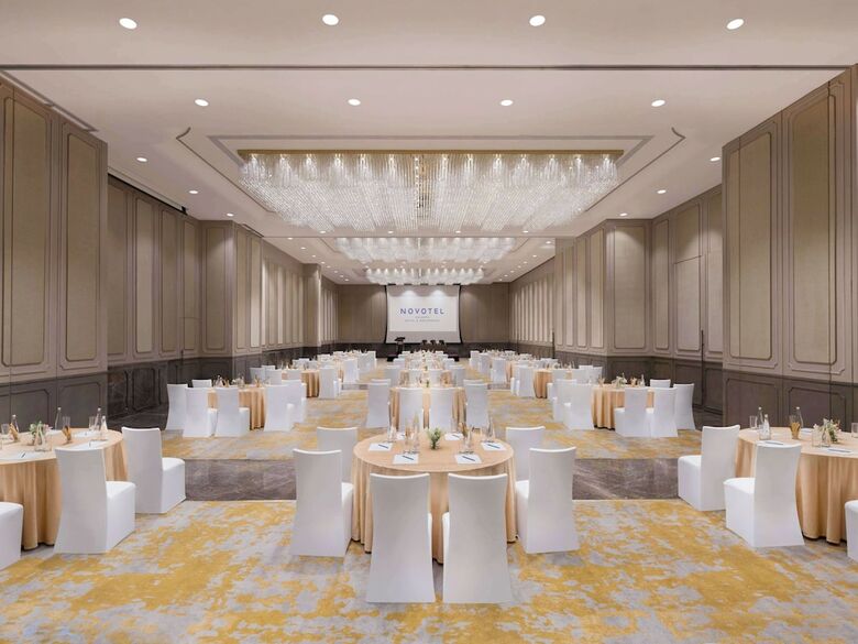 Novotel Kolkata Hotel And Residences