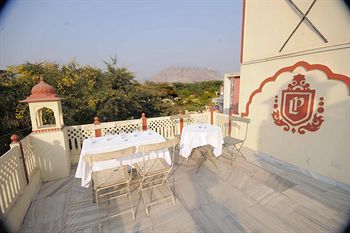 Bed & Breakfast Laxmi Palace - A Heritage Home