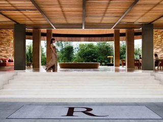 Hotel Renaissance Phuket Resort & Spa