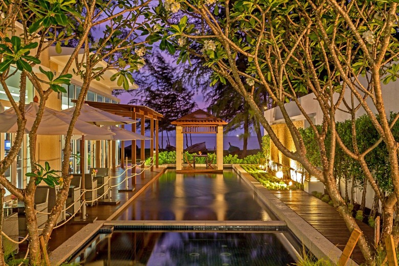 Hotel Centara Grand West Sands Resort & Villas Phuket