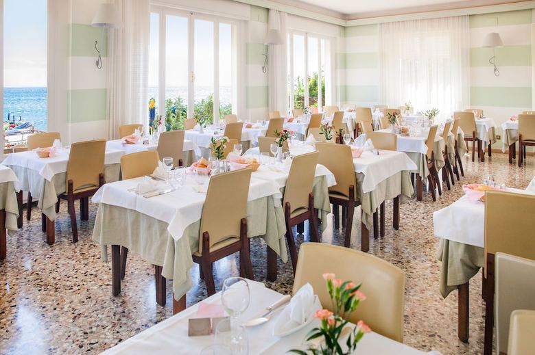 Hotel Golfo E Palme