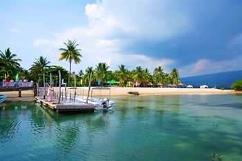 Hotel Badian Island Wellness Resort