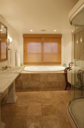 Hotel Cambridge Beaches Resort And Spa