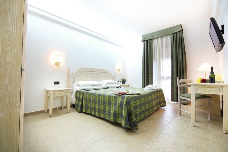 Hotel Pausania Inn