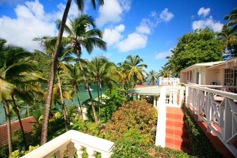 Hotel Marigot Beach Club & Dive Resort