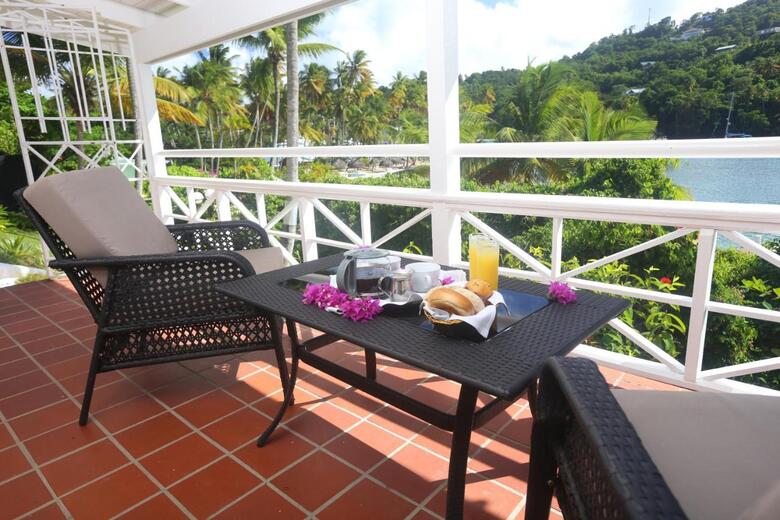 Hotel Marigot Beach Club & Dive Resort
