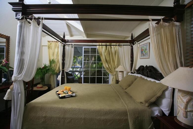 Hotel Marigot Beach Club & Dive Resort