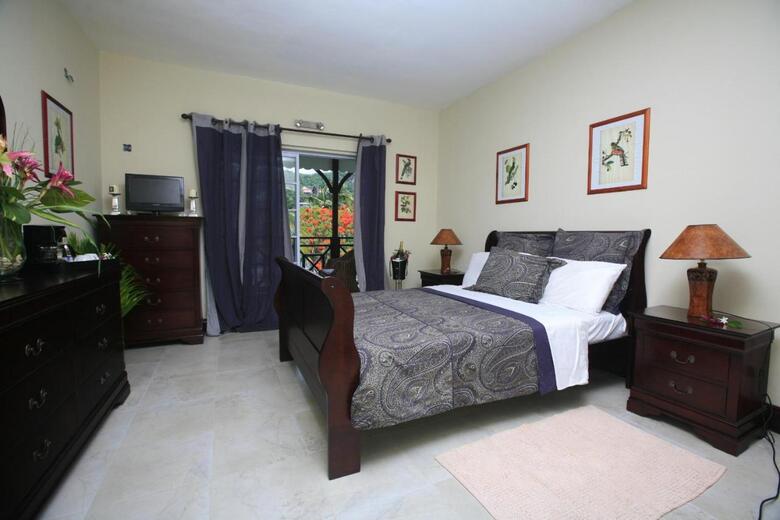 Hotel Marigot Beach Club & Dive Resort
