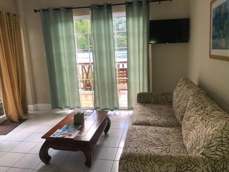 Hotel Marigot Beach Club & Dive Resort