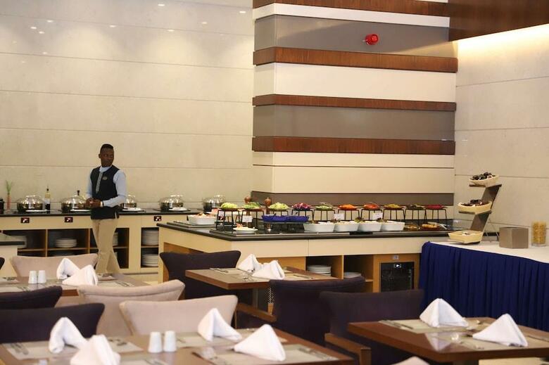 Apartamento Golden Tulip Media Hotel