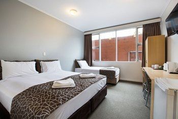 Meadow Inn Hotel-motel