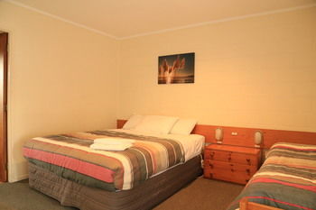 Papakura Motor Lodge & Motel