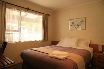Papakura Motor Lodge & Motel