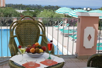 Hotel Ristorante Borgo La Tana