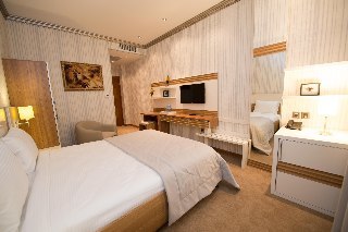 Boulevard Side Hotel