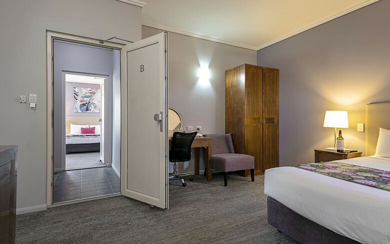 Motel Coachmans Inn Warwick
