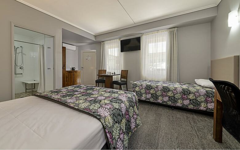 Motel Coachmans Inn Warwick
