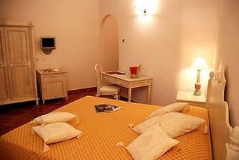 Hotel Monti Di Mola