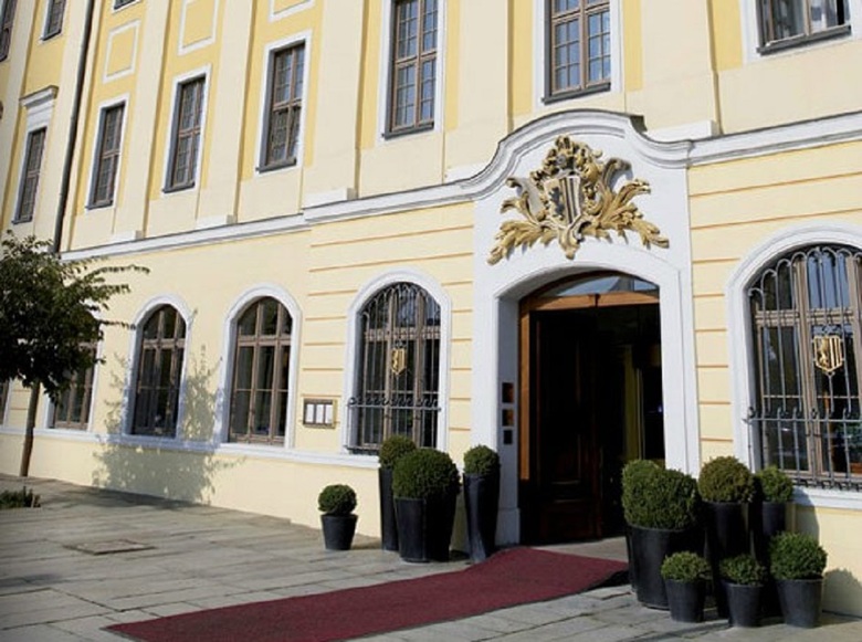 Hotel Gewandhaus Dresden, Autograph Collection