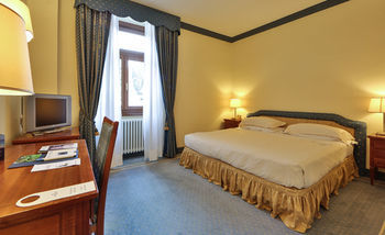Golf Hotel