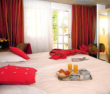 Hotel Eiffel Segur