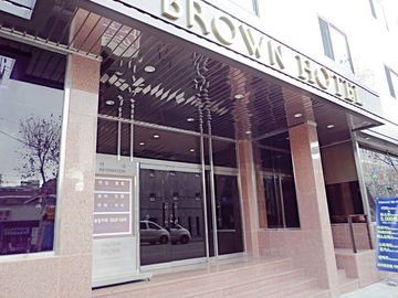 Hotel Brown