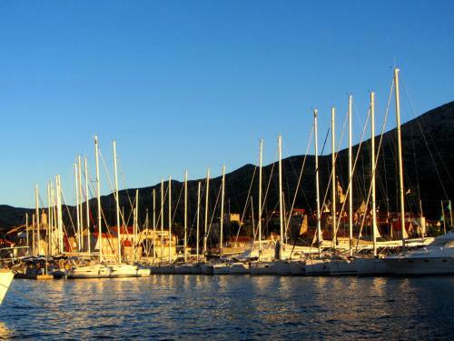 Hostal Guesthouse Franica