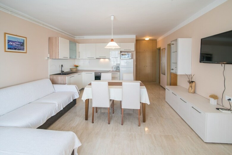 Hostal Apartments Villa Ana