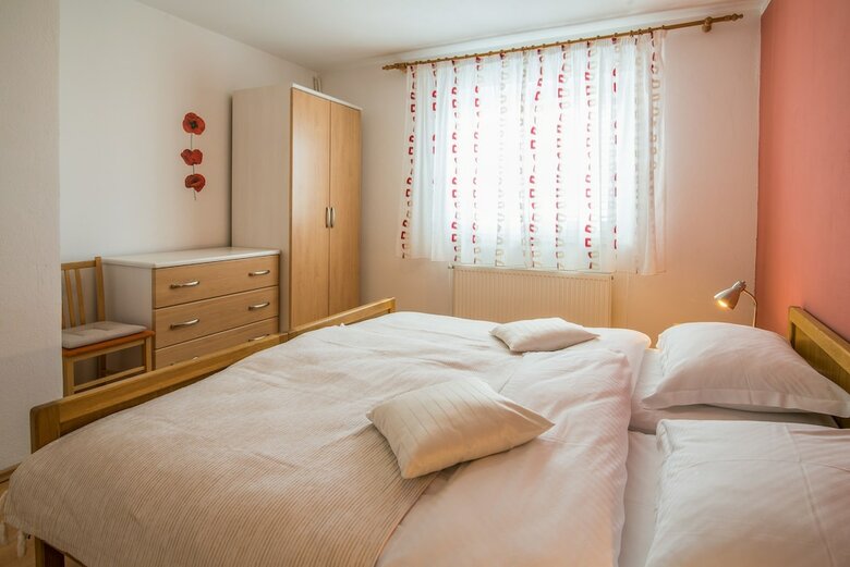 Hostal Apartments Villa Ana