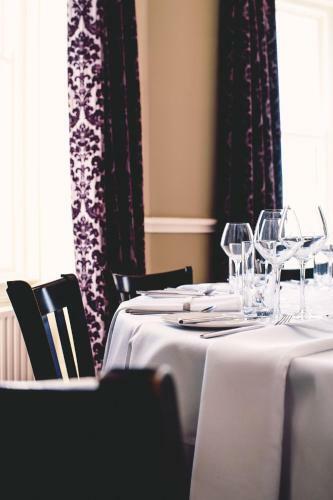 Causeway Hotel